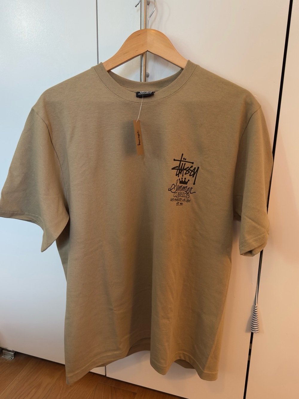 STUSSY Men's Tan Graphic Logo Short Sleeve Tee